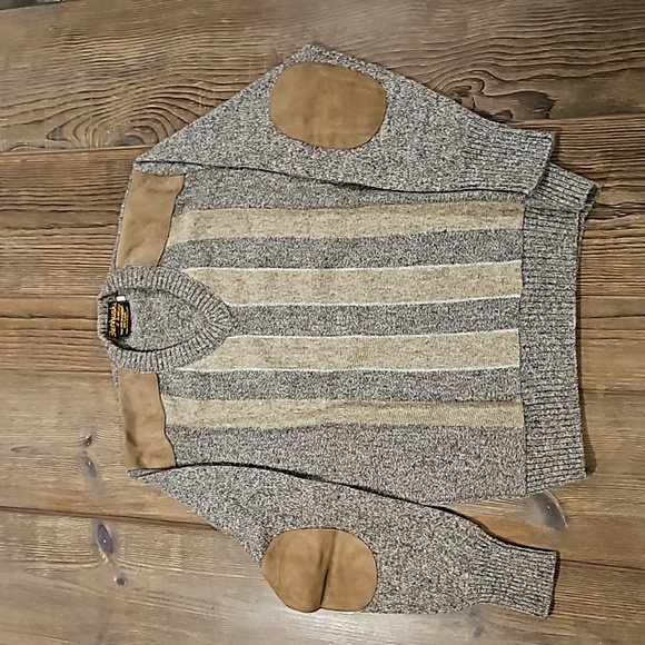 Shetland Wool V-neck Sweater with Suede Details - Vintage